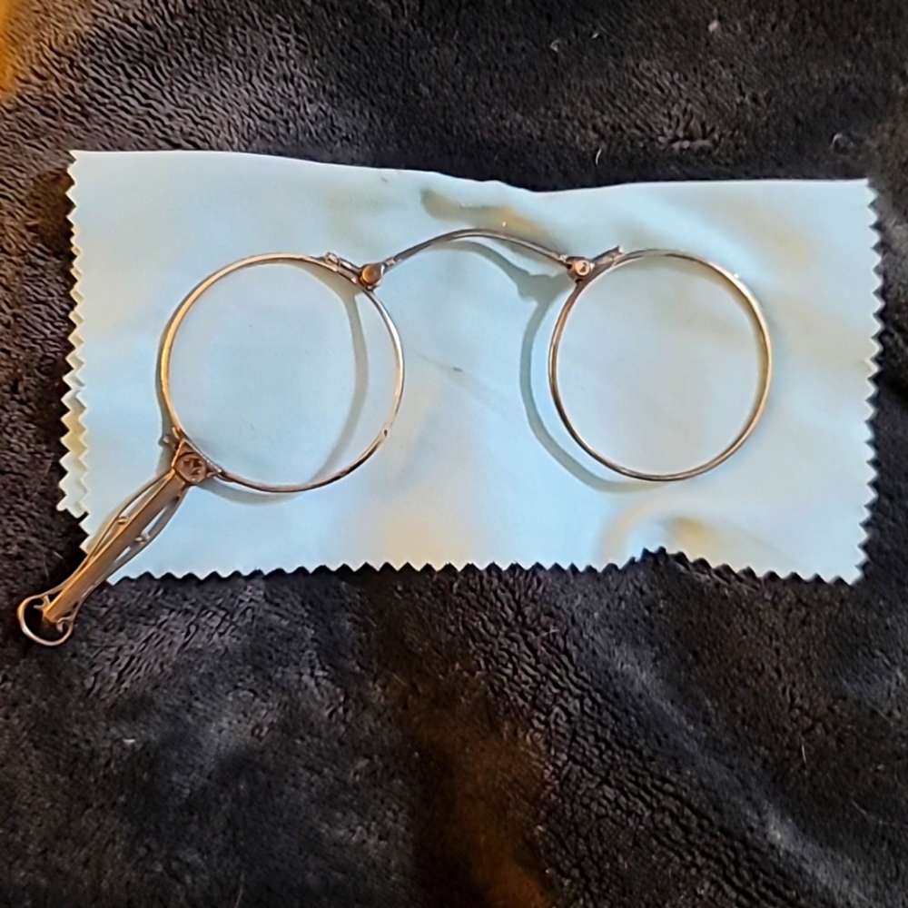 Antique Art Deco Lorgnette Opera Glasses Folding Spectacles. Highly Collectible